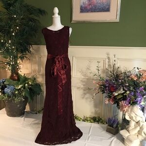 Formal vintage style long deep burgundy red lace dress